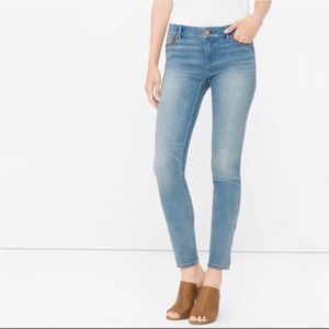 White House Black Market Leather Trim Zip Ankle Skimmer Jeans Light Wash size 8